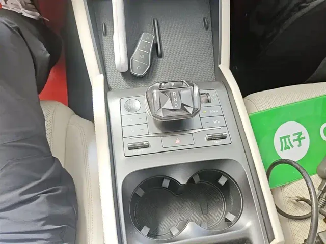 BYD Qin L — Фото автомобиля 13
