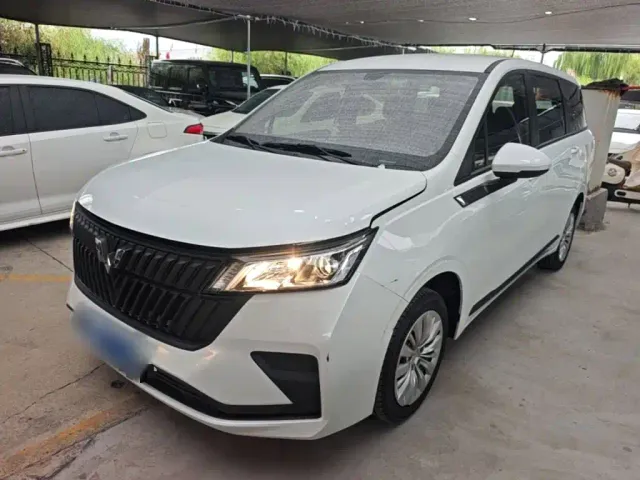 Фотография автомобиля — Wuling Jiachen