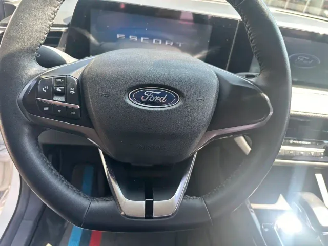 Ford Escort — Фото автомобиля 8