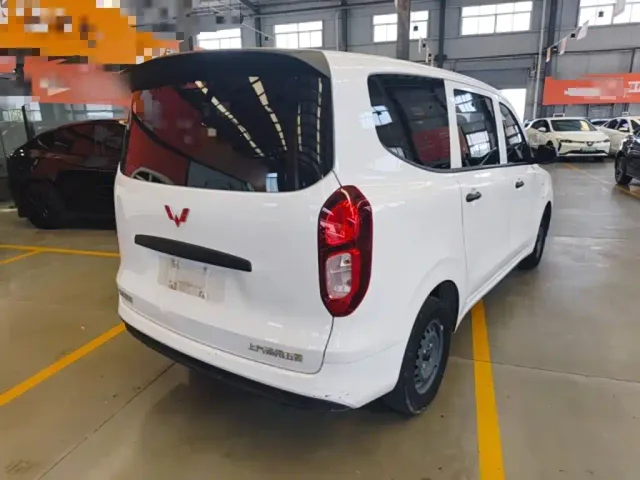 Wuling Hongguang — Фото автомобиля 6