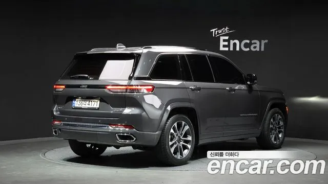 Jeep Cherokee Grand Cherokee(WL) 3.6 Overland — Фото автомобиля 2