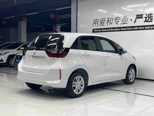 Honda Fit — Фото автомобиля 6