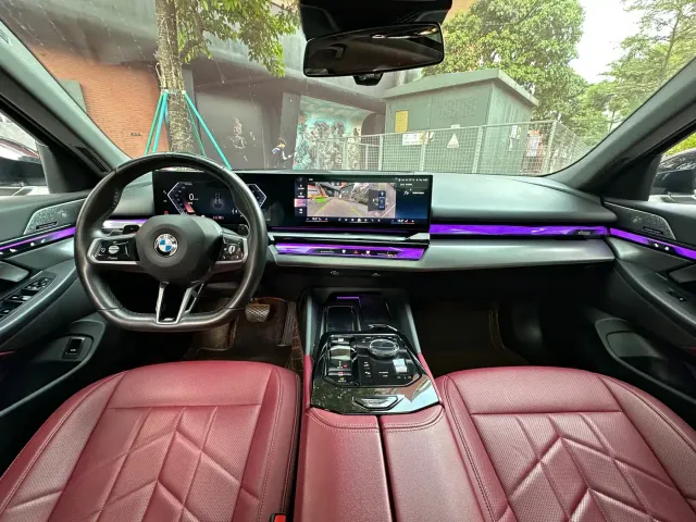 BMW 5 Series — Фото автомобиля 6