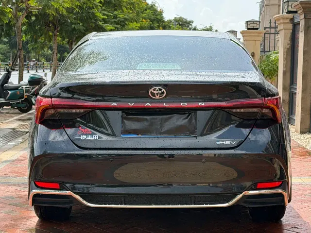 Toyota Avalon — Фото автомобиля 8