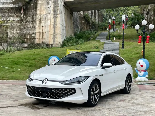 Фотография автомобиля — Volkswagen Lamando