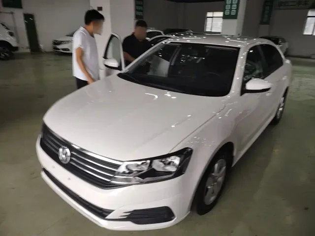 Фотография автомобиля — Volkswagen Lavida