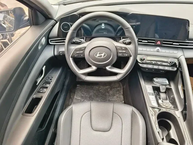 Hyundai Elantra — Фото автомобиля 6