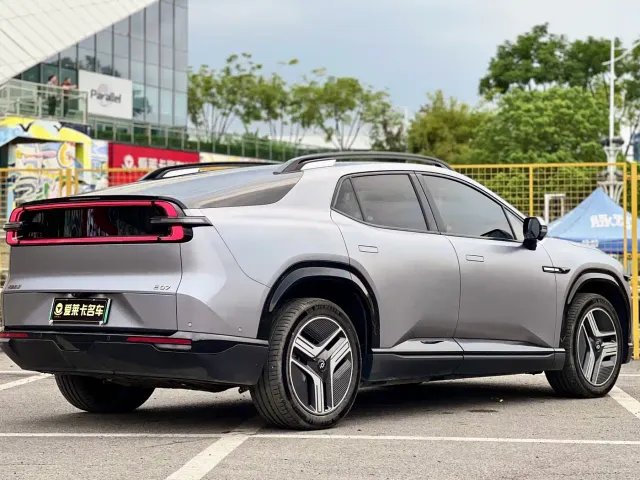 Changan Qiyuan E07 — Фото автомобиля 11