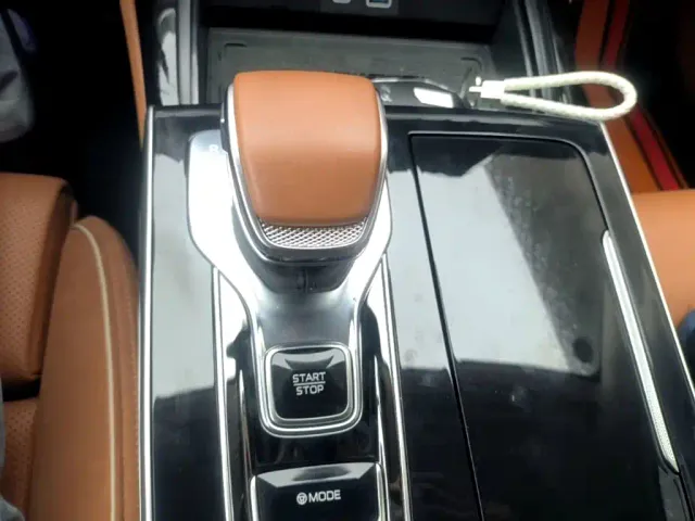 Hongqi H9 — Фото автомобиля 13