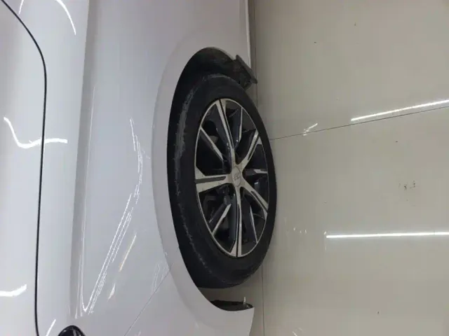 Geely Emgrand — Фото автомобиля 24