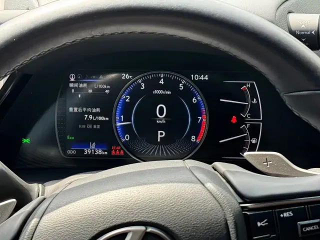 Lexus ES — Фото автомобиля 13