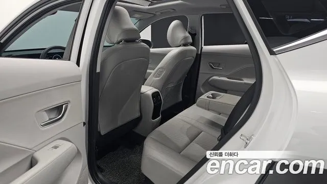 Hyundai Kona SX2 — Фото автомобиля 16