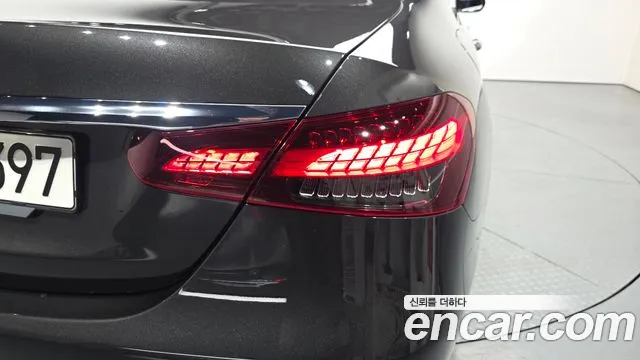 Mercedes-Benz E-Class — Фото автомобиля 22