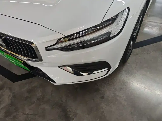 Volvo S60 — Фото автомобиля 23