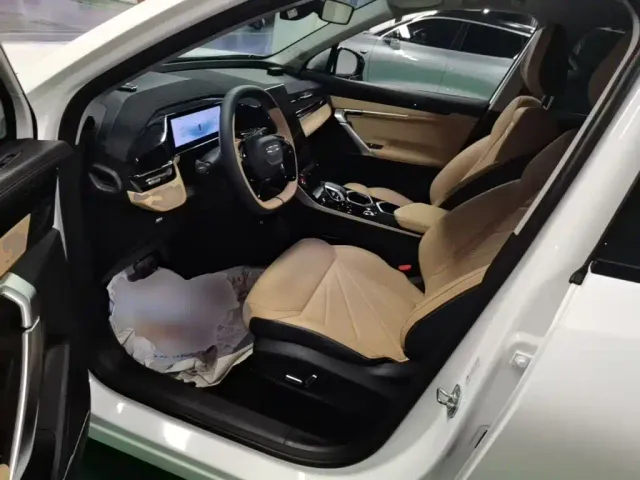 Geely Boyue L — Фото автомобиля 14