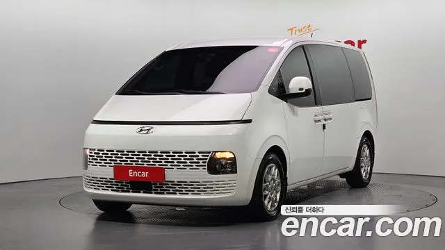 Фотография автомобиля — Hyundai Staria