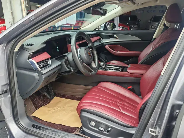 Hongqi H5 — Фото автомобиля 9