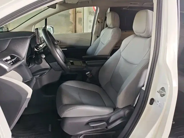 Toyota Granvia — Фото автомобиля 14