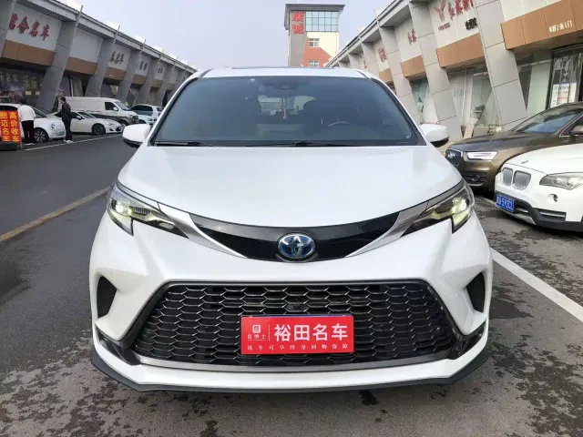 Toyota Granvia — Фото автомобиля 2
