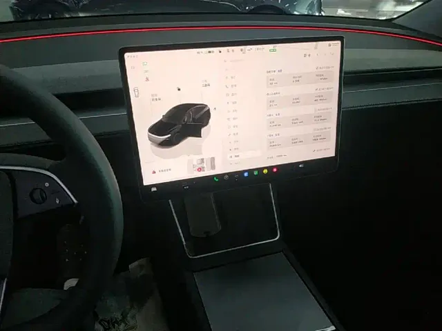 Tesla Model Y — Фото автомобиля 12