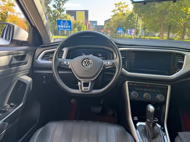 Volkswagen T-Roc — Фото автомобиля 9