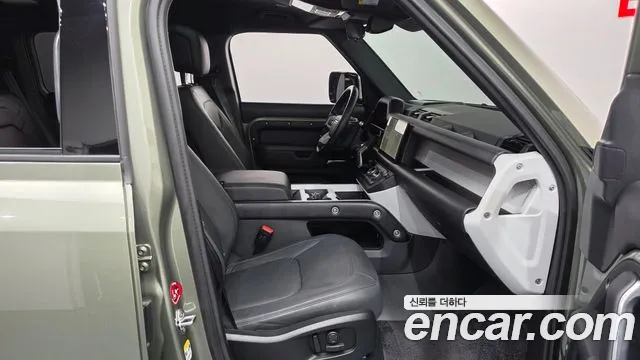 Land Rover Defender L663 — Фото автомобиля 16