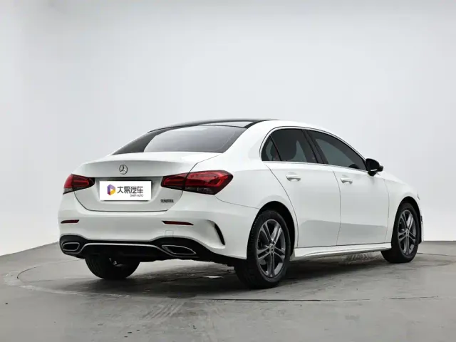 Mercedes-Benz A-Class — Фото автомобиля 3
