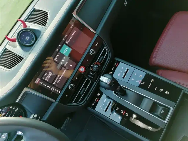 Porsche Macan — Фото автомобиля 4