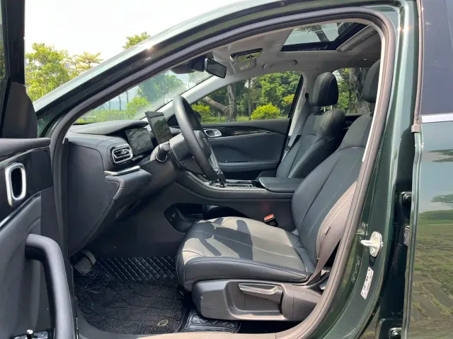 Geely Emgrand — Фото автомобиля 11