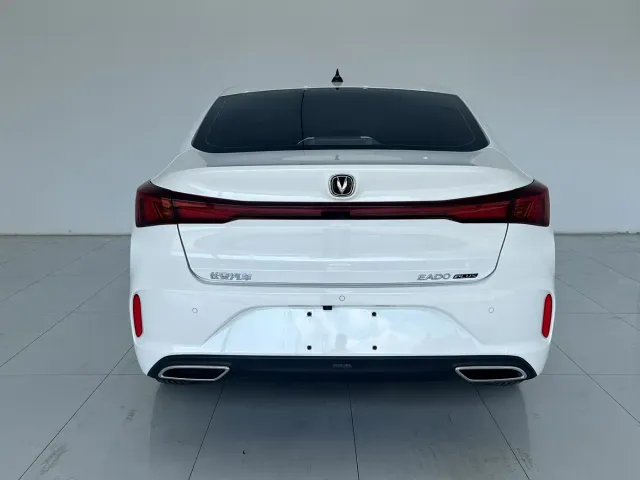 Changan Eado — Фото автомобиля 9