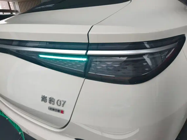 BYD Seal 07 DM-i — Фото автомобиля 7