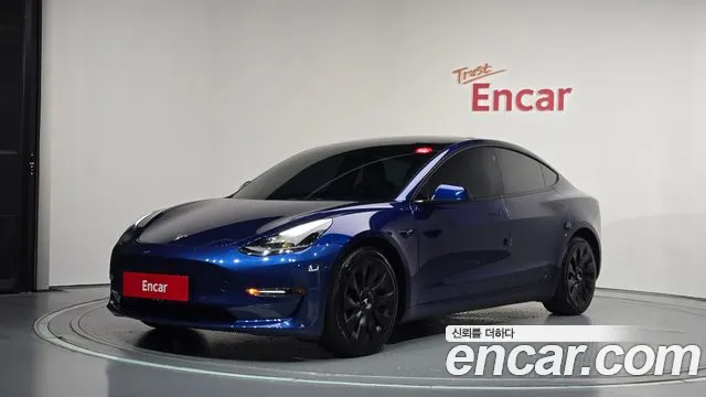 Фотография автомобиля — Tesla Model 3
