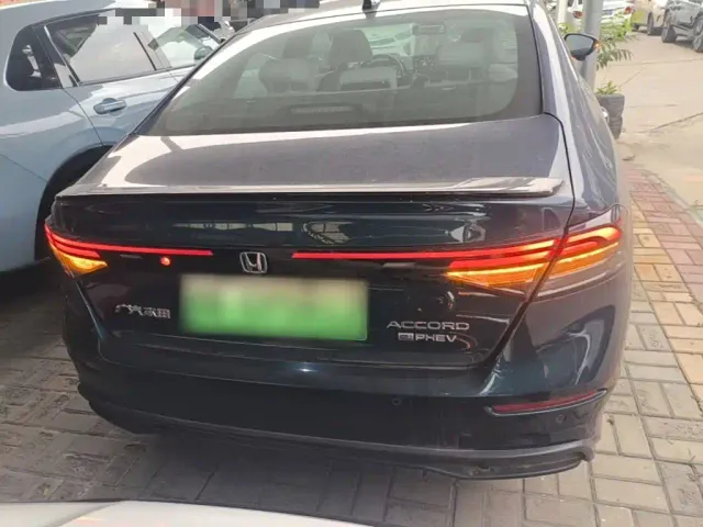 Honda Accord — Фото автомобиля 5