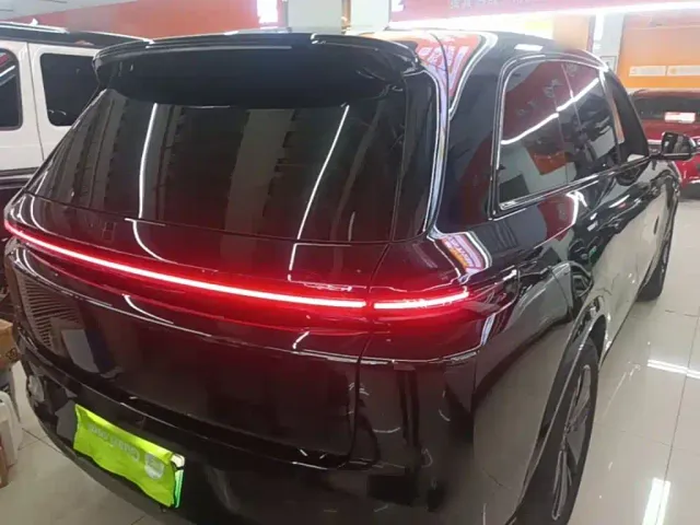Li Auto L8 — Фото автомобиля 5