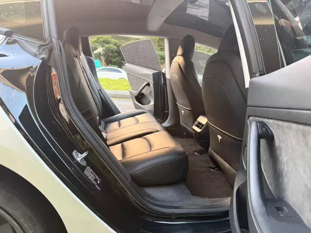 Tesla Model 3 — Фото автомобиля 9