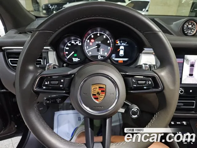 Porsche Macan — Фото автомобиля 14