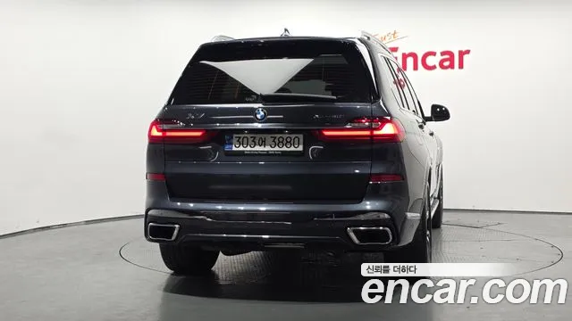 BMW X7 — Фото автомобиля 4