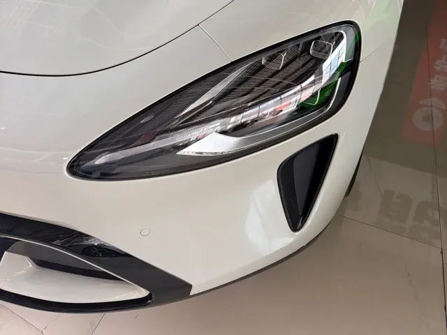 Xiaomi SU7 — Фото автомобиля 12
