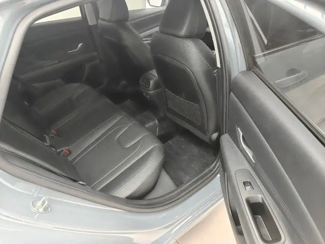 Hyundai Elantra — Фото автомобиля 9
