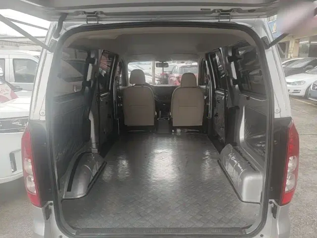 Wuling Hongguang V — Фото автомобиля 18