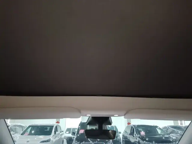 Tesla Model Y — Фото автомобиля 17