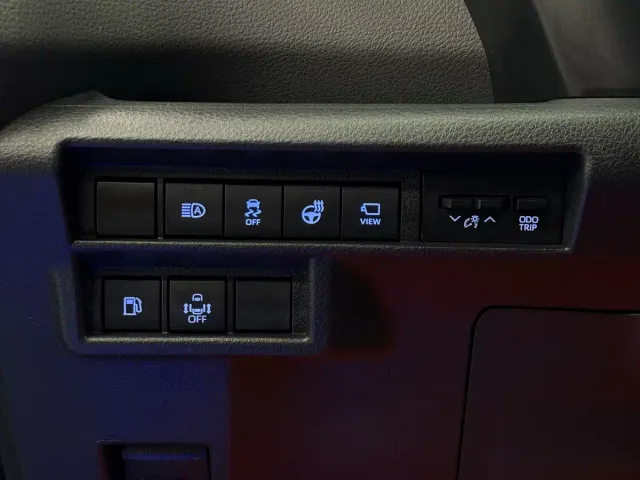 Toyota Sienna — Фото автомобиля 19