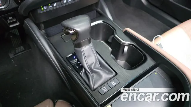 Lexus ES — Фото автомобиля 8