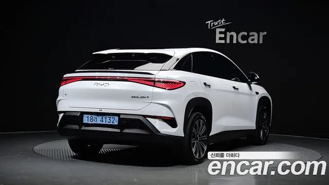 BYD Sealion 7 — Фото автомобиля 2