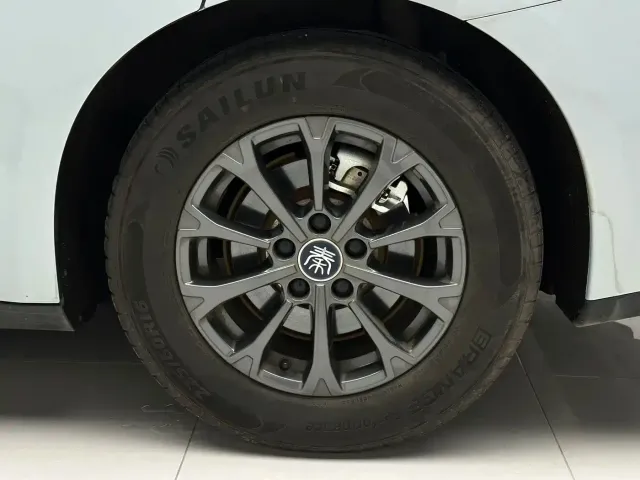 BYD Qin L 2024 DM-i 80KM Leading Edition — Фото автомобиля 17