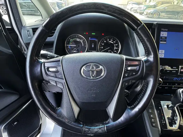 Toyota Vellfire — Фото автомобиля 11