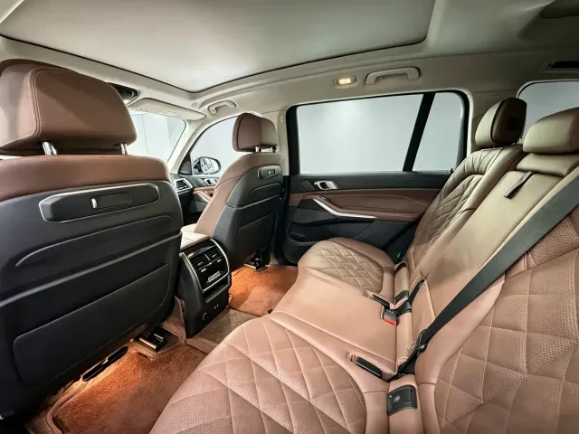 BMW X7 — Фото автомобиля 9