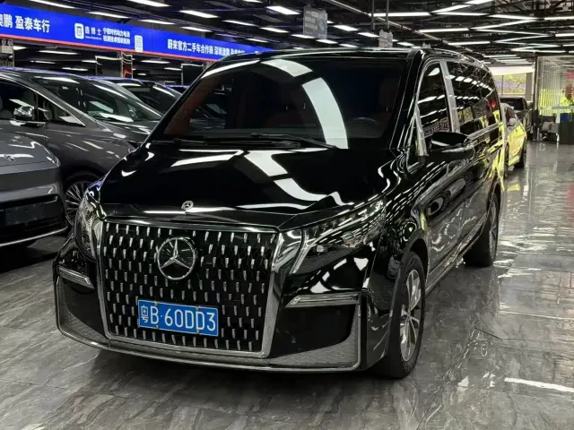 Фотография автомобиля — Mercedes-Benz V-Class