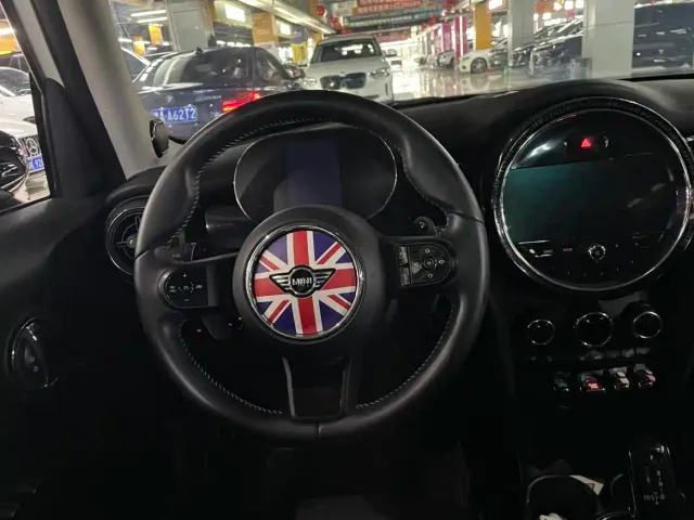MINI Hatch — Фото автомобиля 6