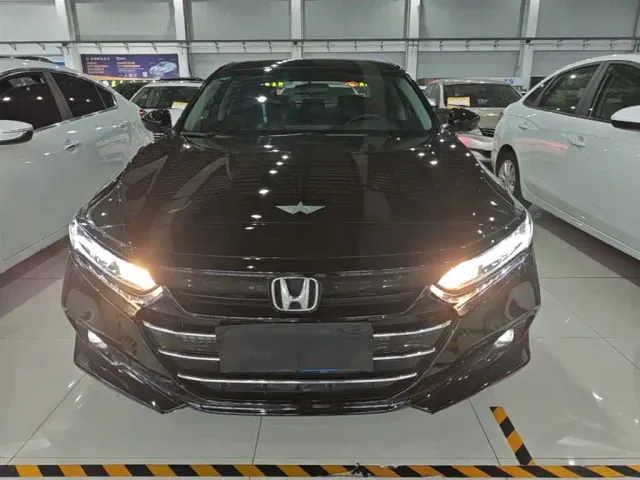 Honda Accord — Фото автомобиля 2